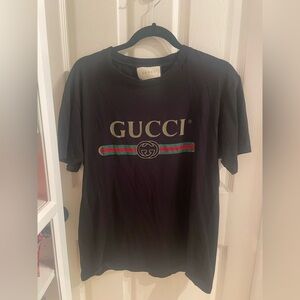 EUC Gucci Distressed Logo Graphic Print T-Shirt size Small